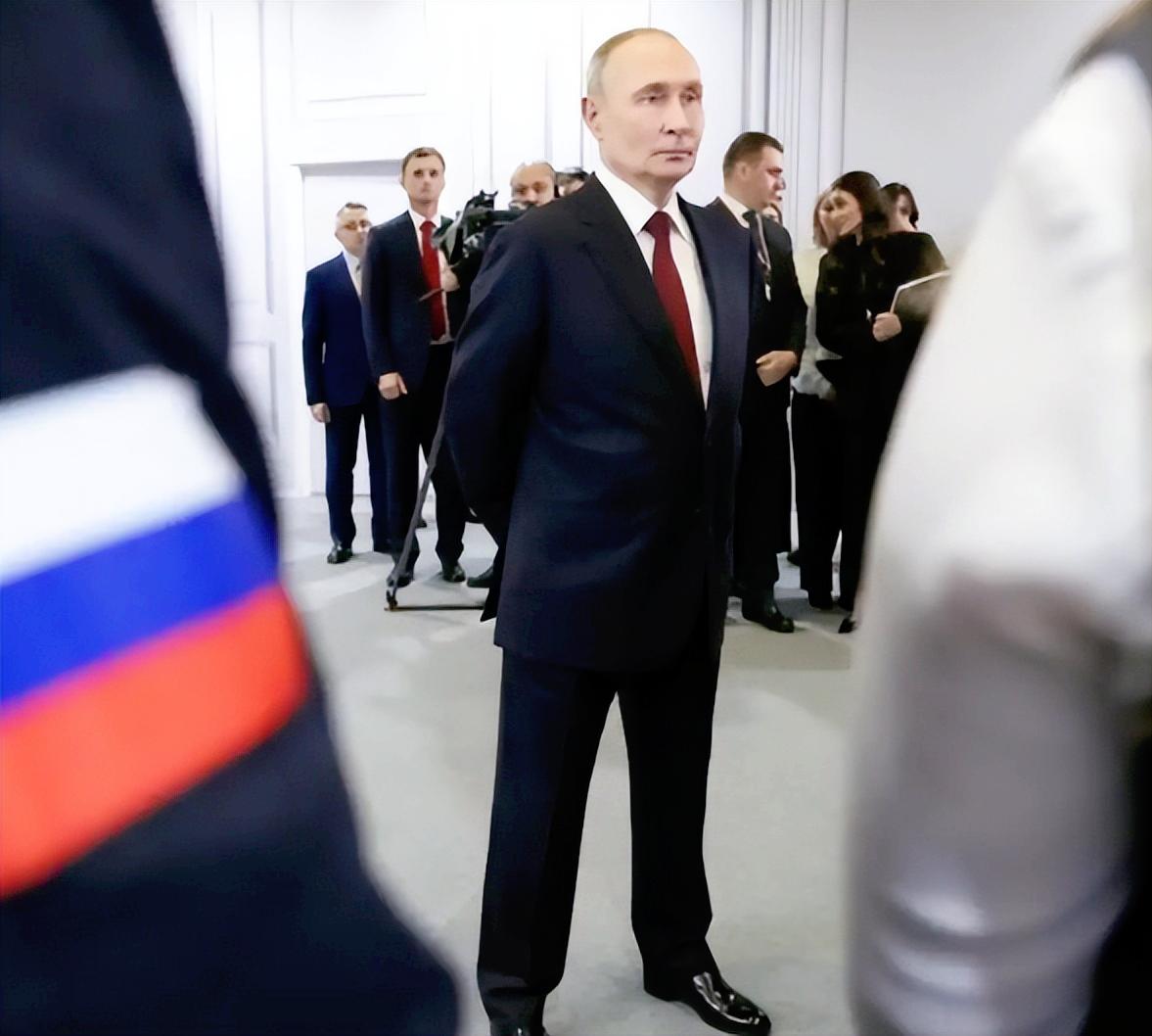 美国情报机构突然放出猛料，普京要把整个乌克兰都拿下，还打算收回以前苏联在欧洲的那