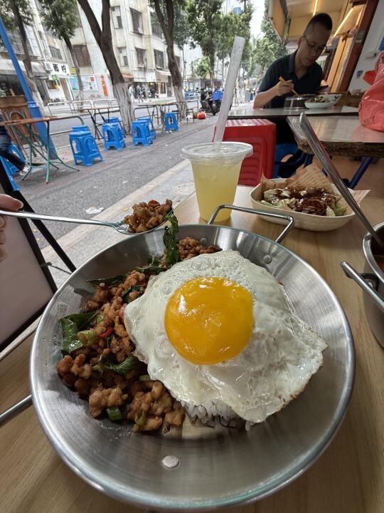 佛山最好吃的泰式打抛饭！！