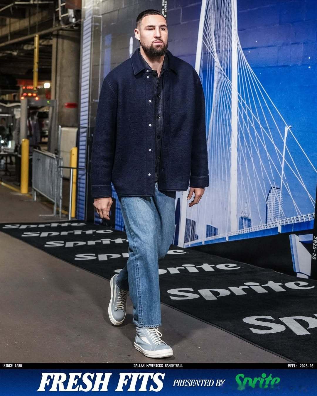 常规赛第5️⃣1️⃣场 独行侠主场对阵凯尔特人你汤的球员通道是交易前最后一场比赛