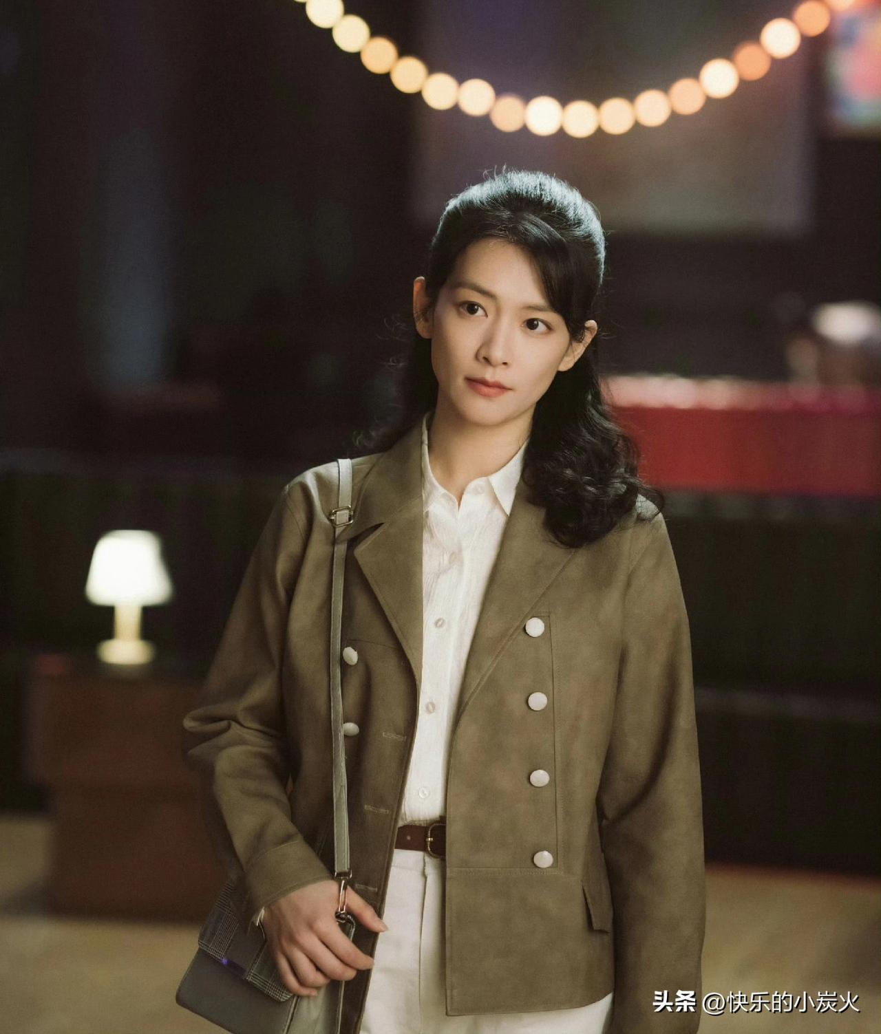 原来《好好的时光》这部剧里庄好好在舞台上唱的歌，《深深的海洋》还有后面的粤语歌，