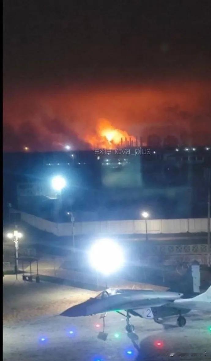 乌克兰袭击俄罗斯斯塔夫罗波尔边疆区涅温诺梅斯克氮肥厂！该厂发生火灾，现场火势猛烈