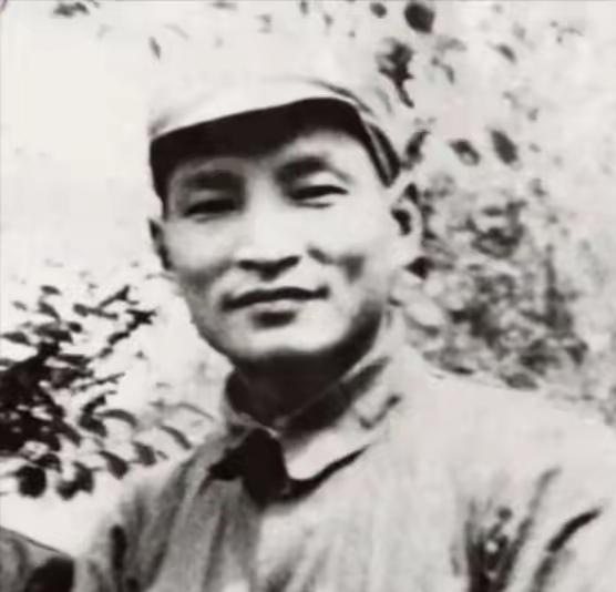 1970年，福州军区司令韩先楚收到一份密电：下放到江西劳动的陈云重病不起。韩先楚
