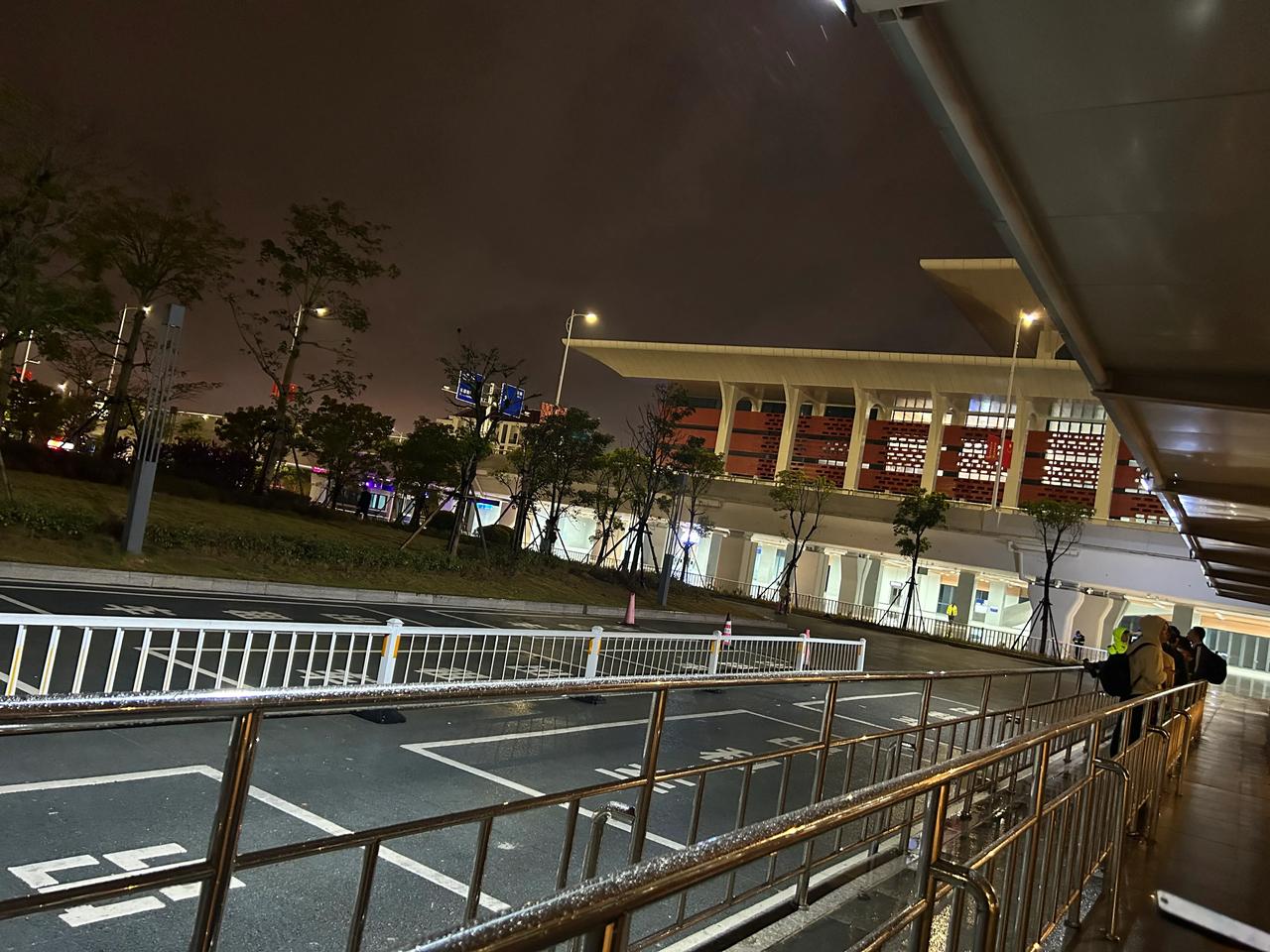 对石狮的印象是从动车站出来打一个的很不容易，不像福州，供过于求，的士司机百无聊赖