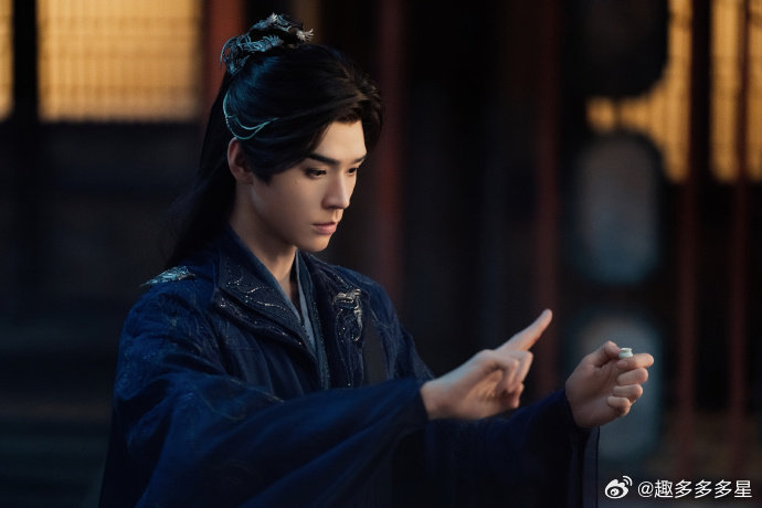 龚俊首部破万大男主剧龚俊《暗河传》首部大男主剧破万啦！这波操作666啊～打戏帅到
