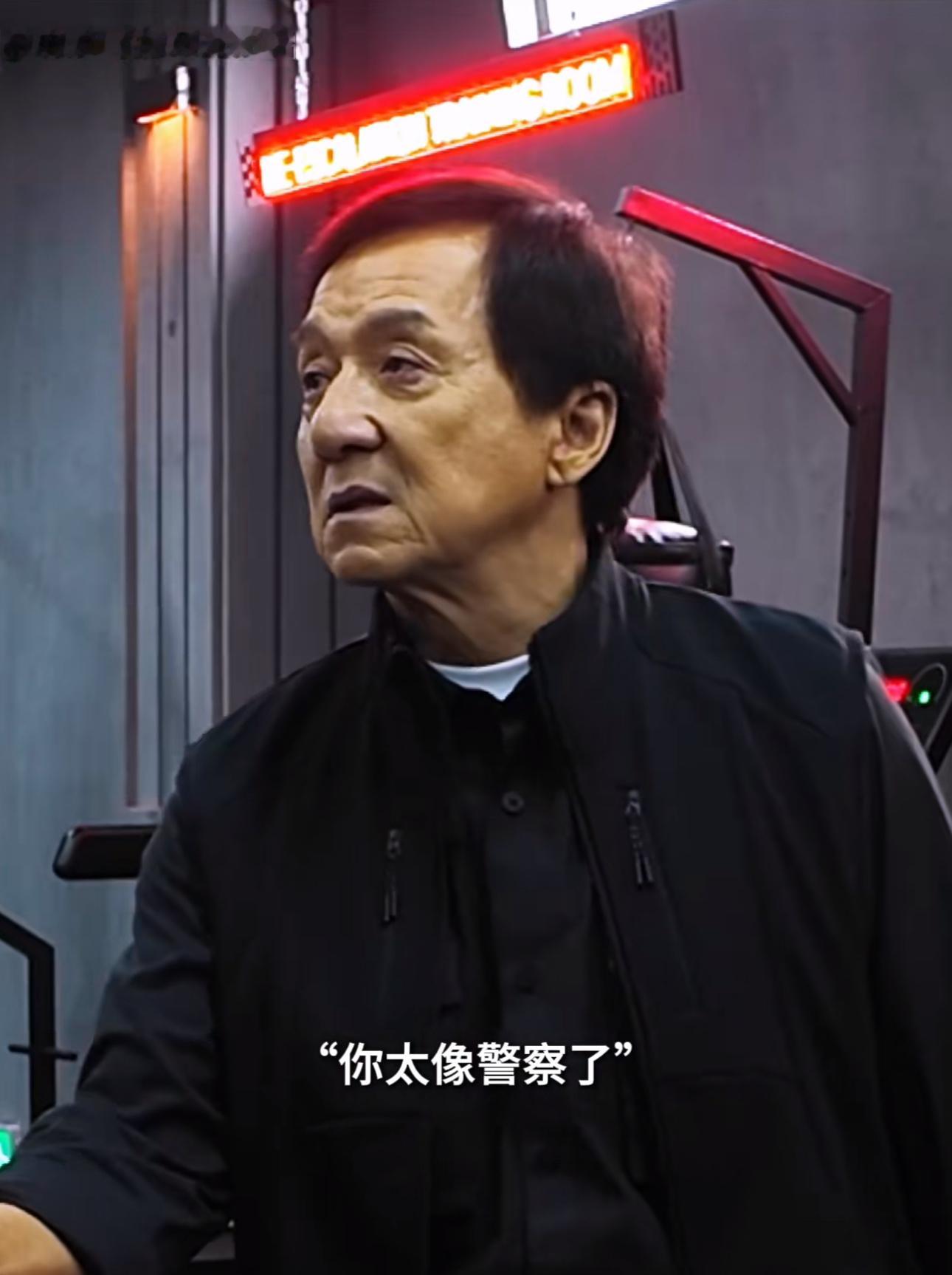 AI没法替代的一个警种 黄sir一眼锁定目标，AI哪有这灵活劲儿～ ​​​