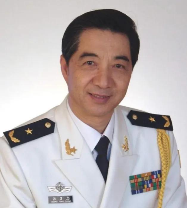 当年特朗普刚当选总统，局座张召忠就开玩笑说过，要是让他连着干两届，妥妥能把美国从