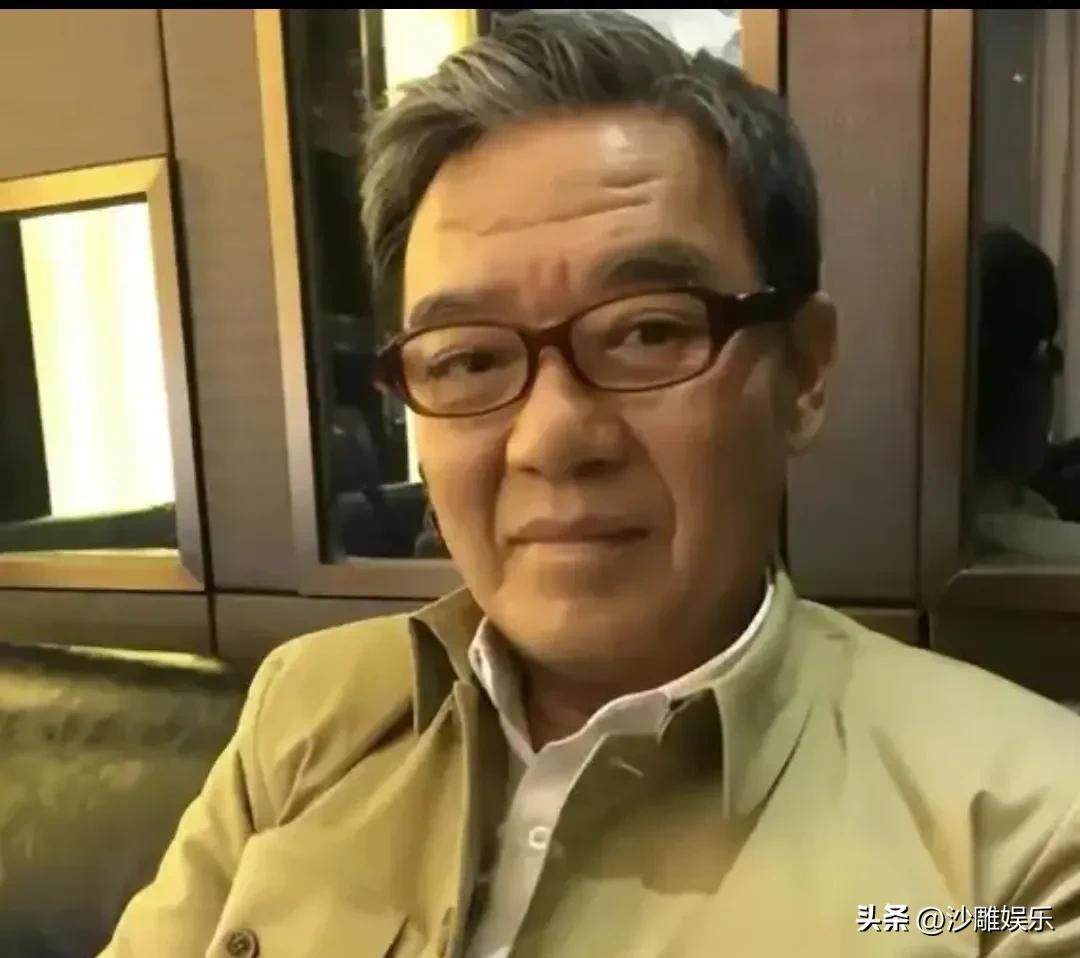 李立群，太气愤了！
 
3月19日深夜，老戏骨李立群突然空降热搜，没有新剧宣传，