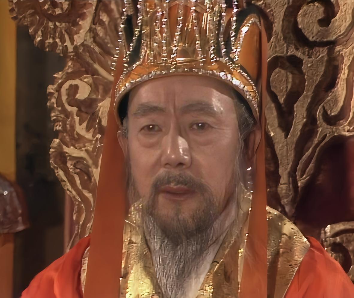 顾岚（1922年—2005年），出生于吉林省长春市，是中国内地的男演员。他曾是空
