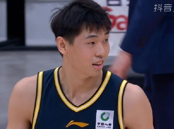 徐杰大爆发，崔永熙逆天盖帽救广东！

广东东阳光关键时刻领先宁波 1分，宁波的鲁