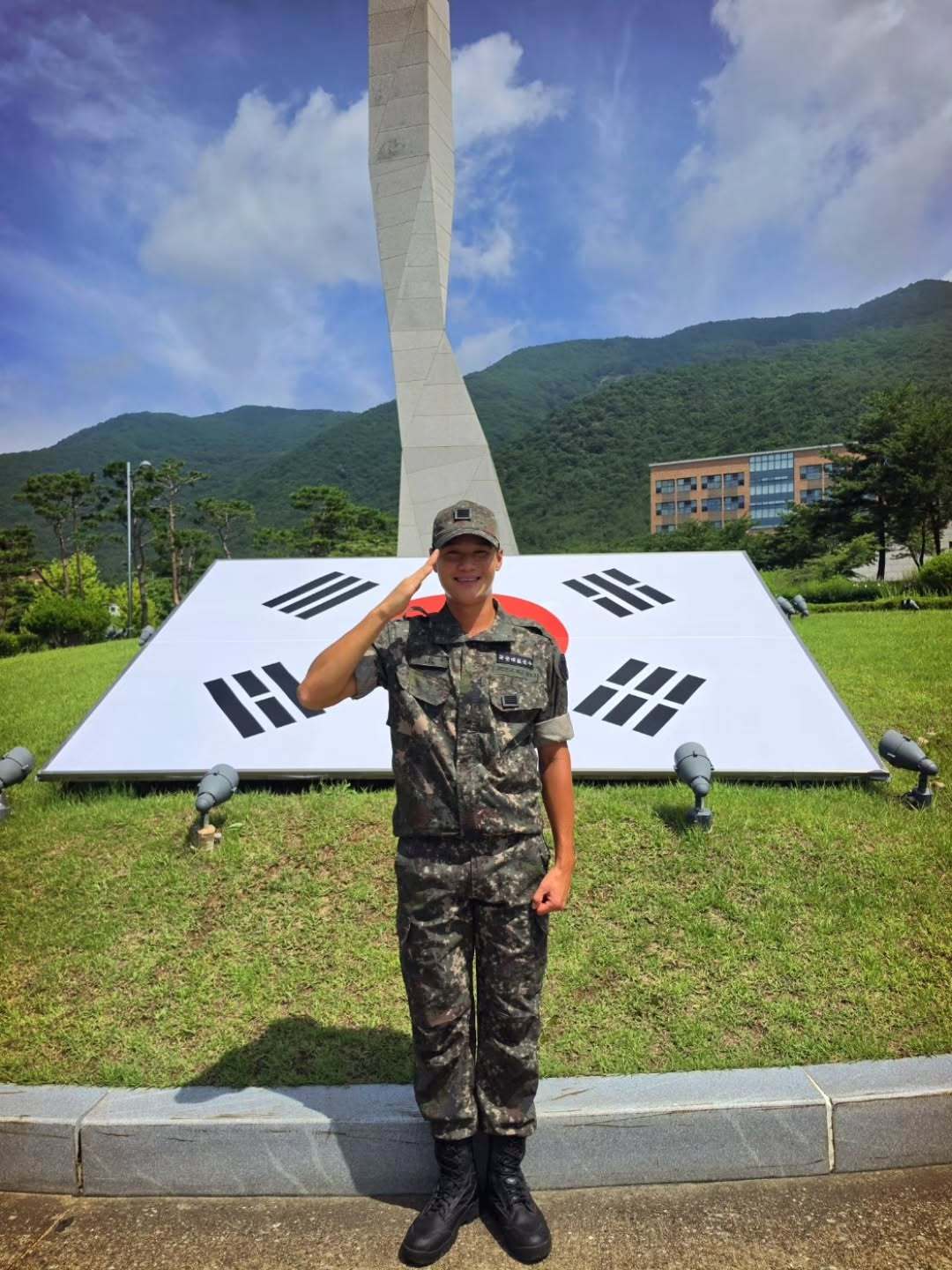 权纯雨今天正式服完兵役，准备全身心重返网坛。今年亚运会应该不会参加了吧？