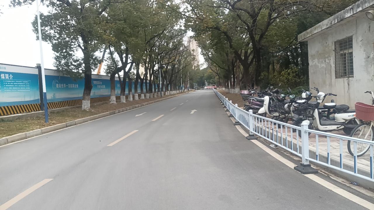 或许，你曾经在深夜里静静思考：我真正想要的是什么？是那份稳定的工作，还是那份不被