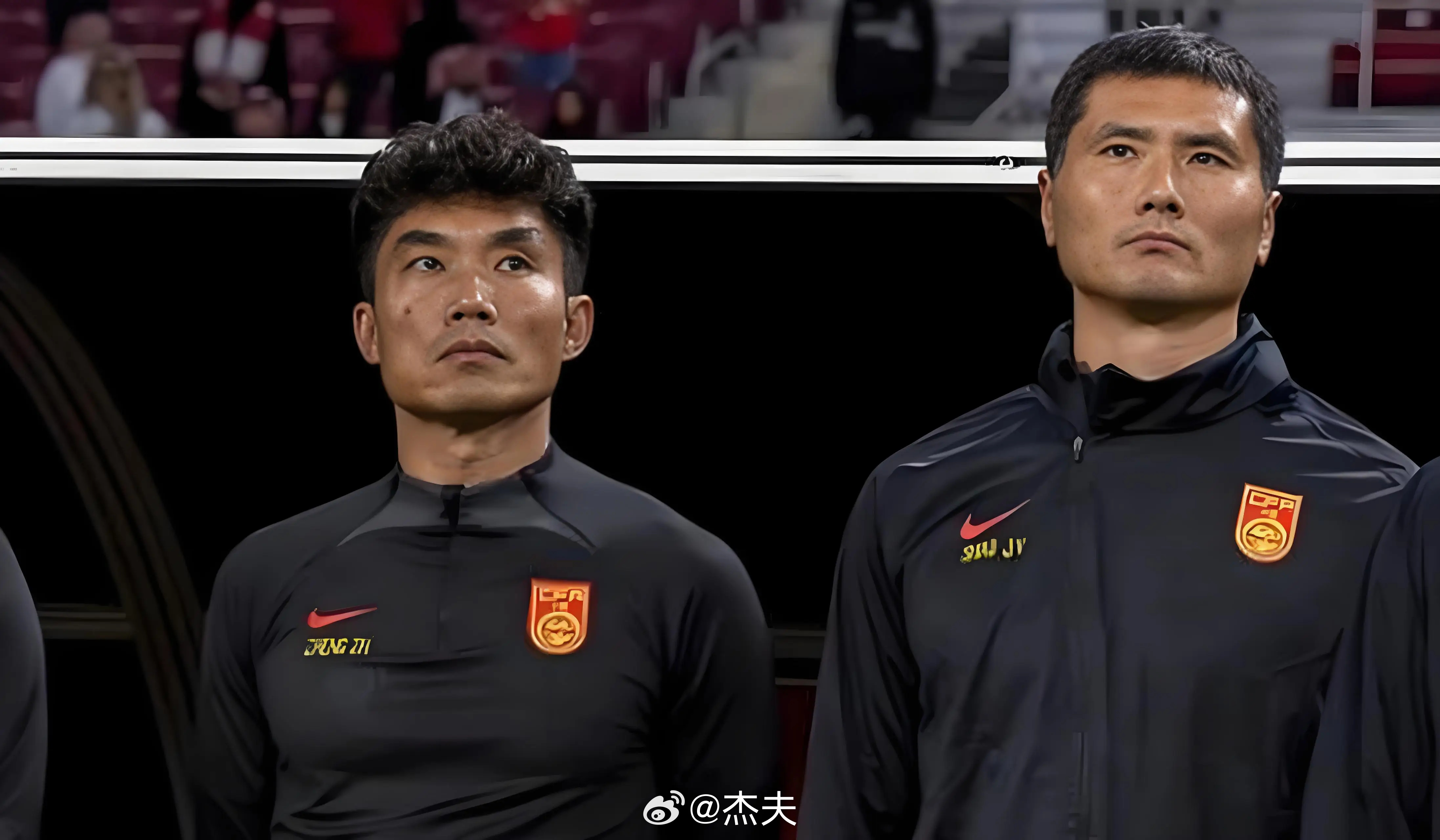 国足的处境确实复杂，背负着太多期待，也面临不少现实难题。但换个角度看，正因为难，