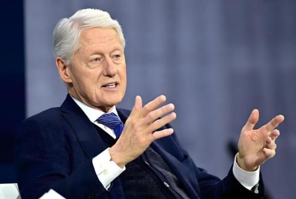 [微风]美国前总统克林顿表示，如果中国成为新的世界领导者，希望到时候中国能对美国