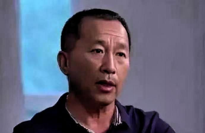 1991 年 1 月，一伙索马里恐怖分子突然闯入中国医疗队驻地，对 13 位男医