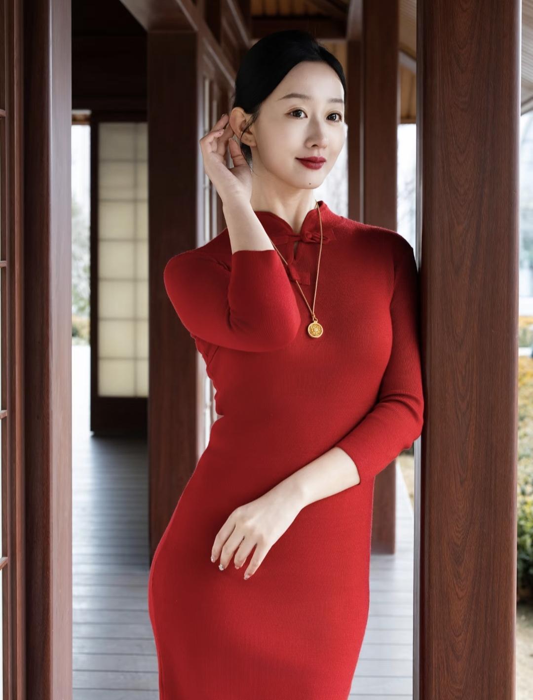 以努力为羽翼，在梦想的天空中翱翔，追逐属于自己的那片蓝天。