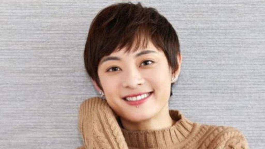你知道吗？孙俪眼睛血管破裂的话题冲上热搜后，网友的心疼都快溢出屏幕了。
5月27