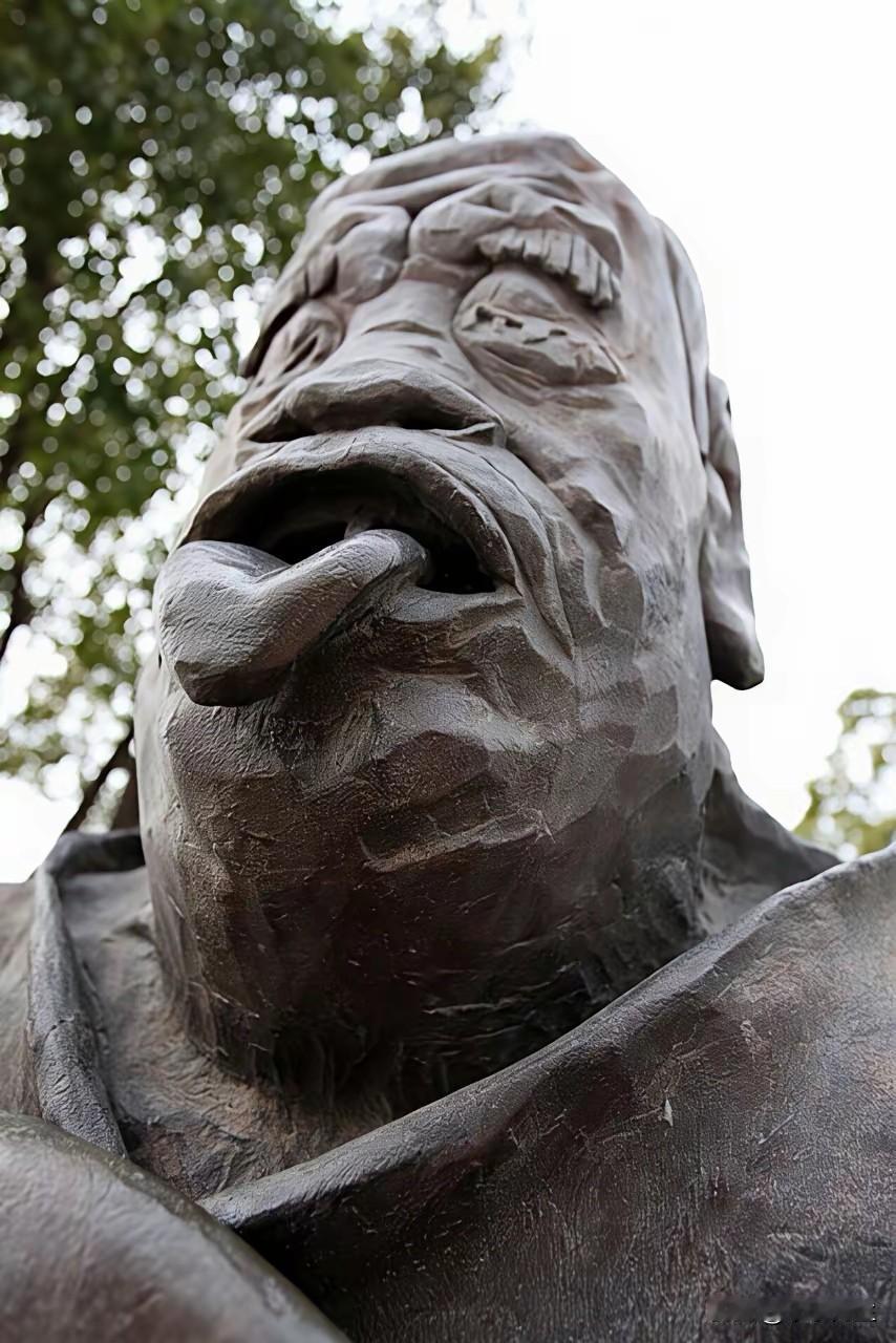 中国艺术何以发展到“以丑为美”的地步？

仔细观察近年来一些备受关注的作品，无论