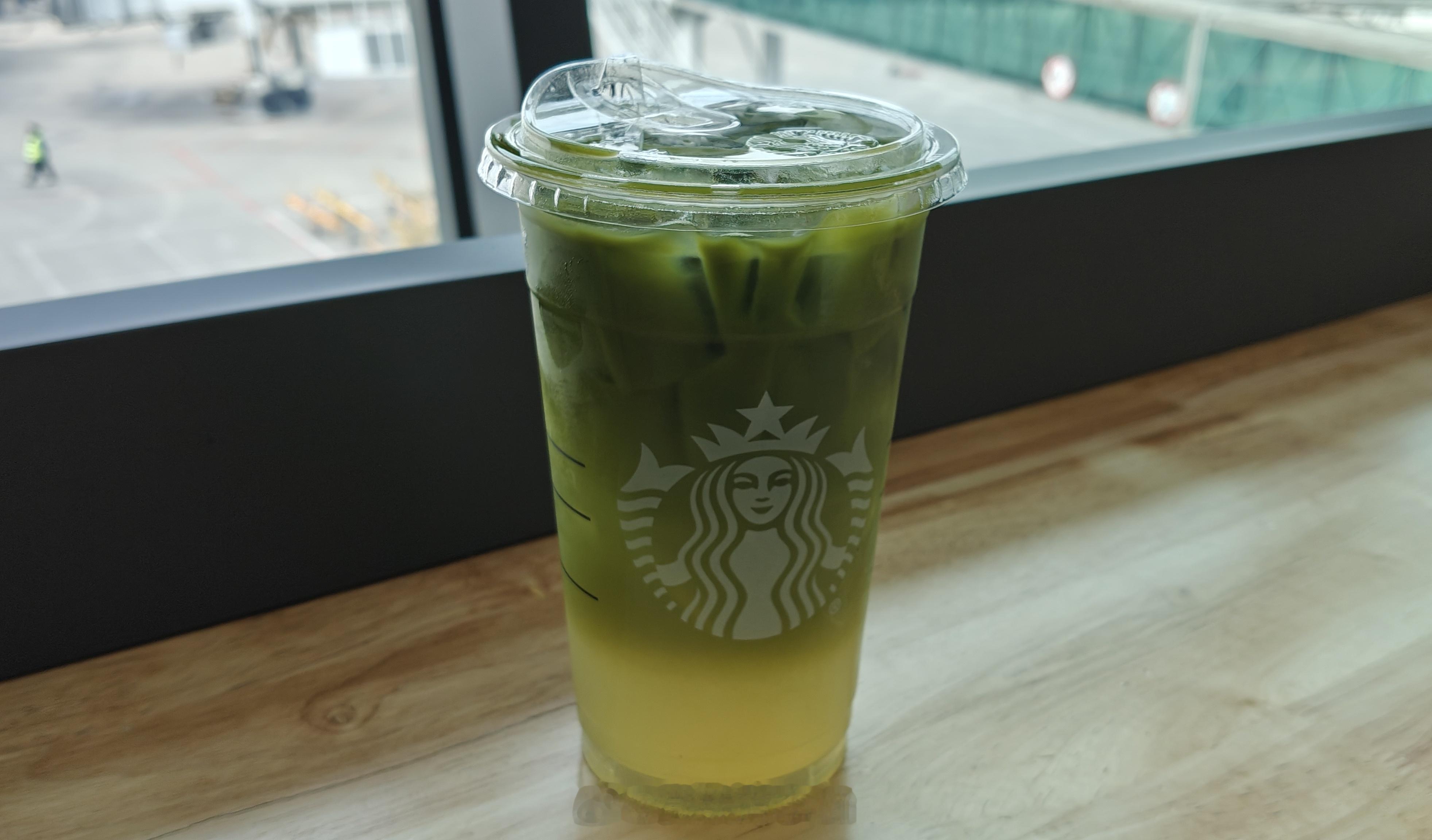 很久没喝星巴克了昨天在小红薯刷到一个新喝法冰摇柠檬茶换乌龙茶底+海盐焦糖风味+抹