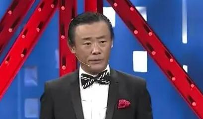 周立波巅峰时期，一年收入六千多万，全身上下都是奢侈品， 每天顿顿燕窝海参不重样，