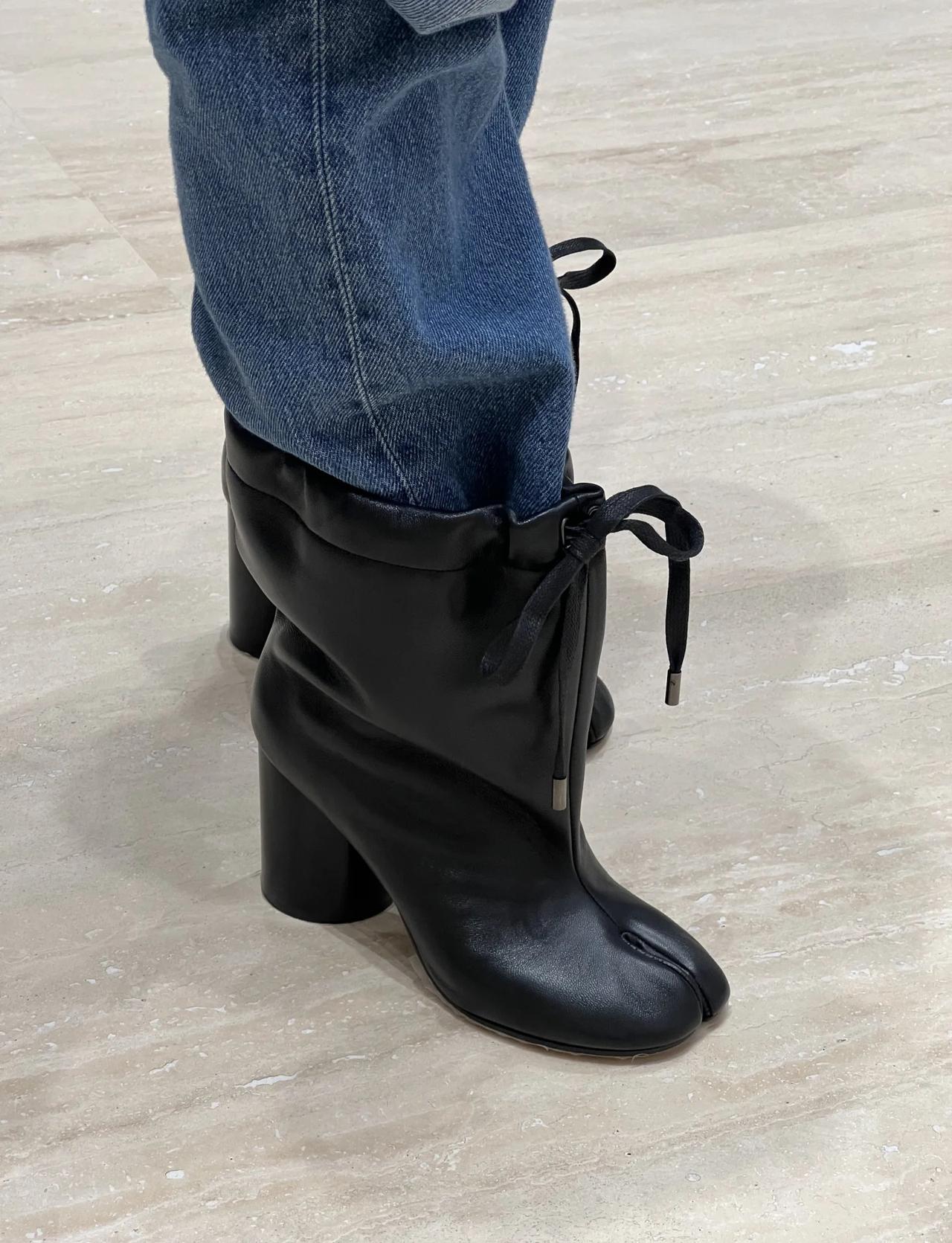 马吉拉～黑武士～气球靴～
Maison Margiela Tabi分趾靴上海比斯