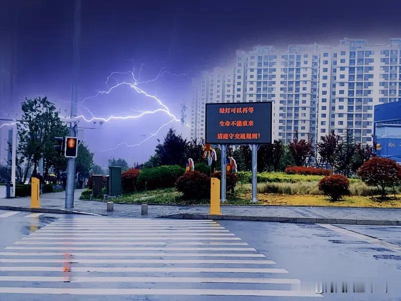 香港大火的事，还没完，今早却接到一个噩耗，我众多发小中的一个，昨晚出了个挺惨烈的