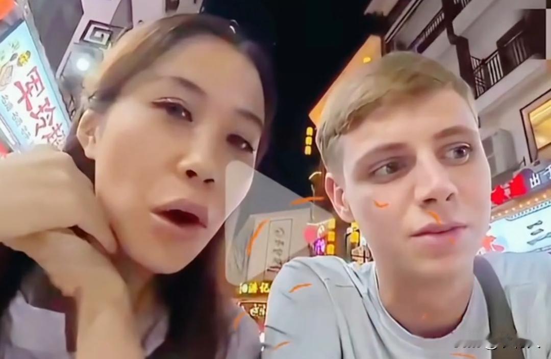 近日外网热议的22万粉丝的英国博主，西安麻辣烫事件，又更新了两个视频。一个是在桂