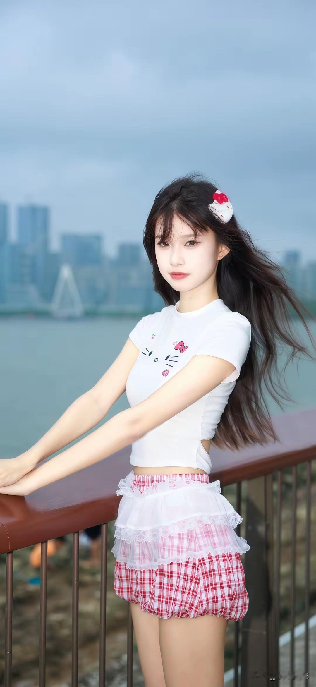 我在阳台抽烟，
我抽了一半，风抽了一半，
我没跟风计较。
可能风也有烦恼吧！
后