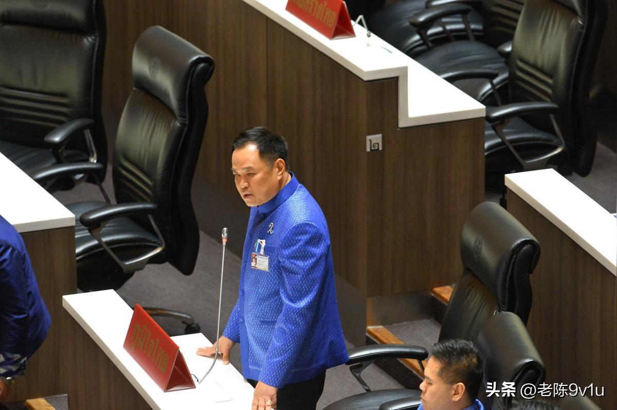 2026年3月19日，泰国国会下议院以293票再次选举阿努廷·参威拉军为总理，使