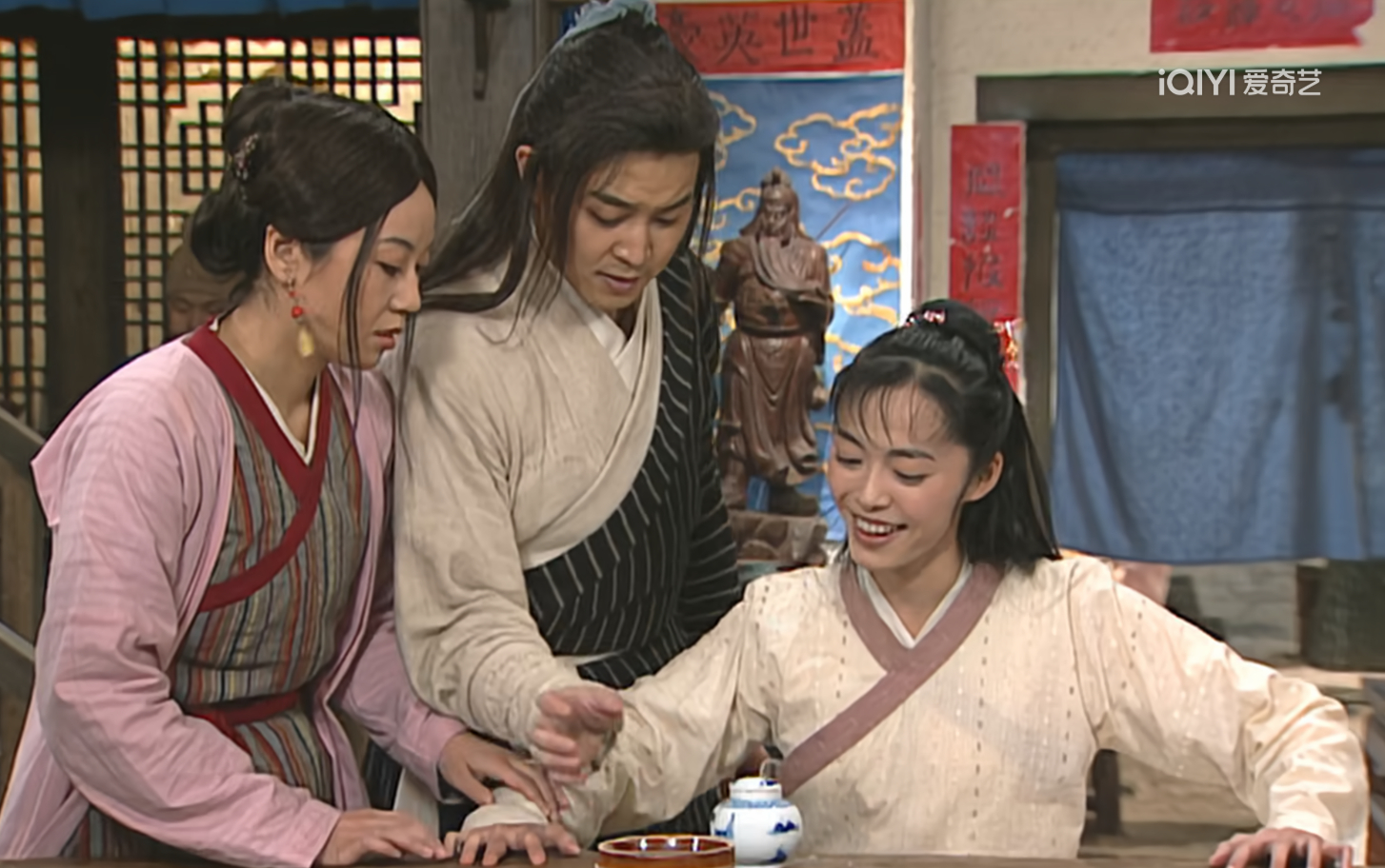 《我为湘玉存大钱》第93集你得到了一点红的独家洗面奶秘方，迫不及待就制作出了一瓶