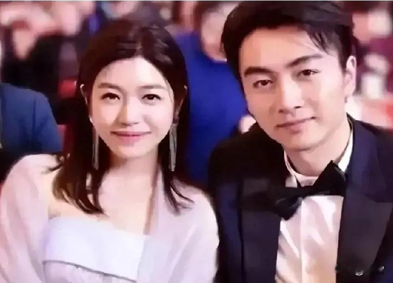 离婚的原因多种，

都有最后一根稻草引起。

陈晓陈妍希离婚，

根源在于性格与