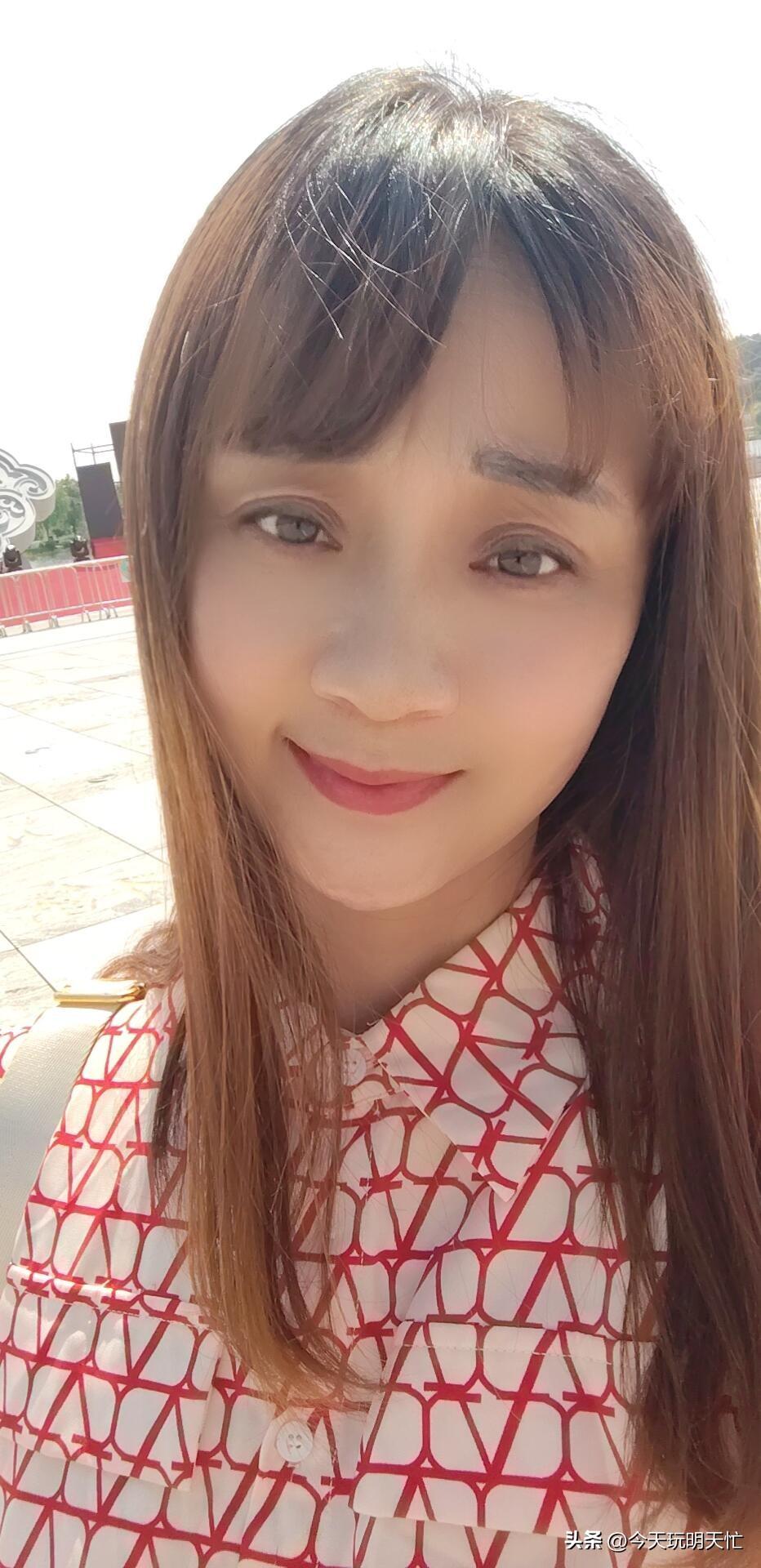 2016年离婚后认识的男生，当初我俩爱得掏心掏肺，最后败给双方家庭，无奈分开。当