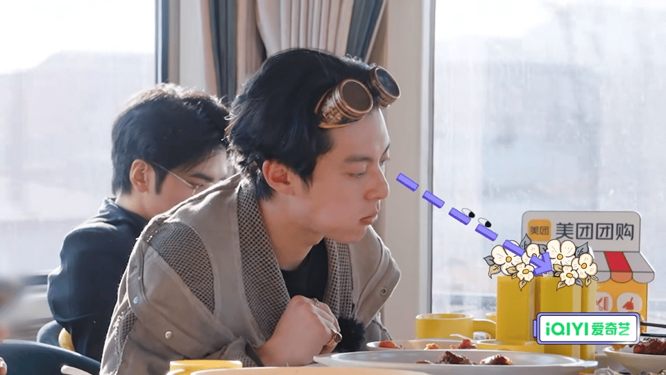 王鹤棣管黄子韬比徐艺洋还严筷子还没伸就被抓包超好笑宇宙闪烁请注意