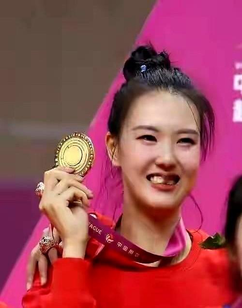 哭死！张常宁居然用全运冠军给运动员生涯画句号了！

现在网上吵翻了，有人说“30