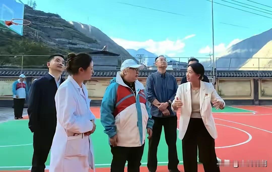 韩红高调亮相，一切雾霾都已散去？

2026年10月12日起，韩红基金会在四川开