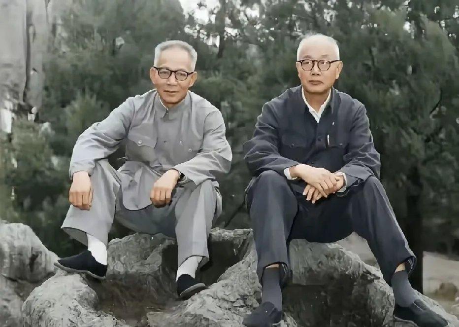 1970年代，时任贵州省委第二书记的李大钊之子李葆华与时任云南省委书记陈丕显在云
