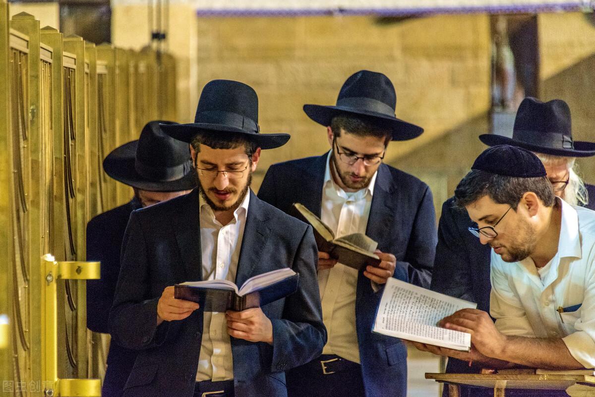 犹太人在二战中所遭受的苦难确实令人同情，种种迹象显示，他们或许又将面临一场大灾难