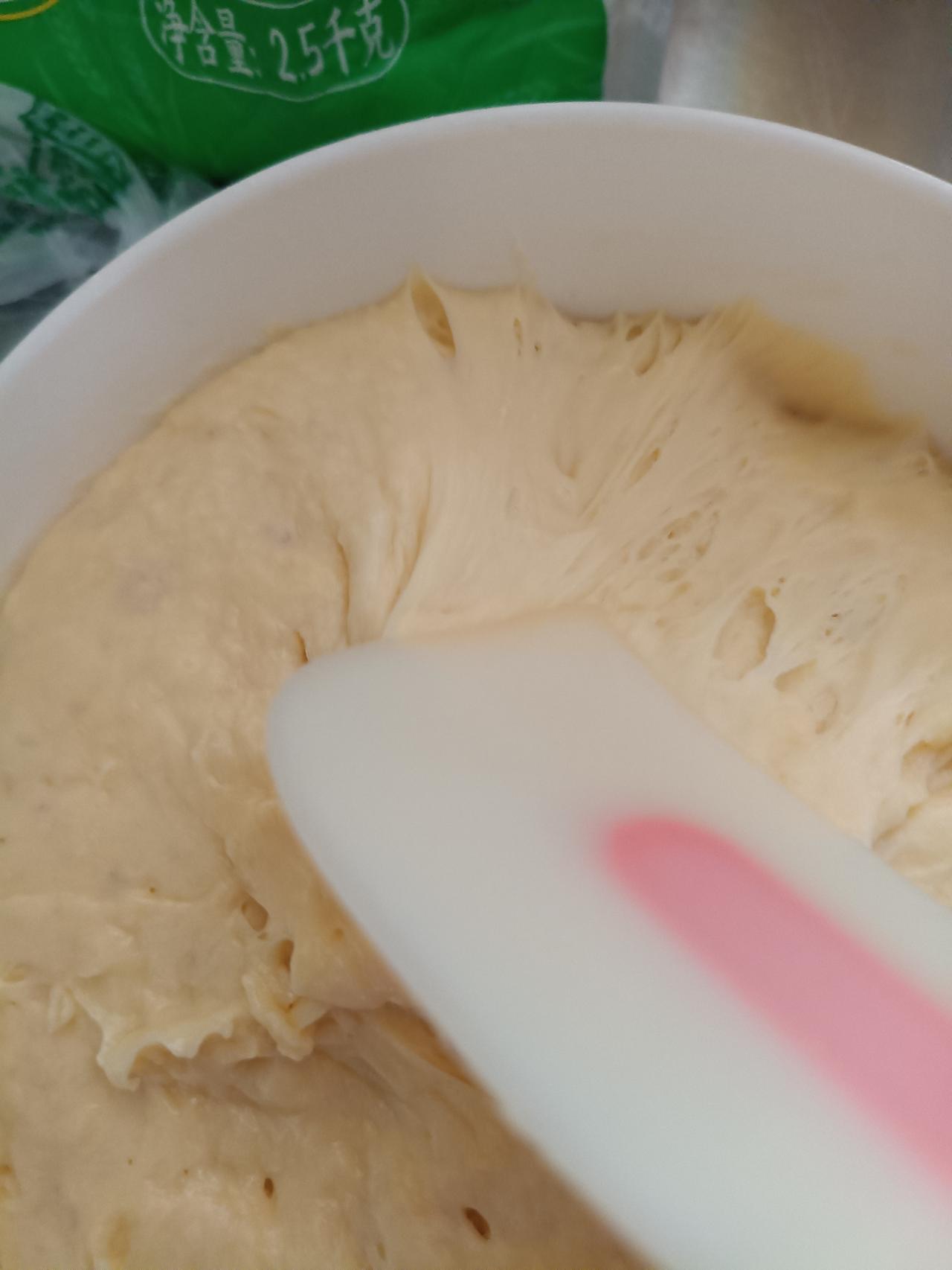 咸咸圈
    老伴说想吃油条了，对于北方最普遍的早点虽然喜欢吃，可总觉得年纪大