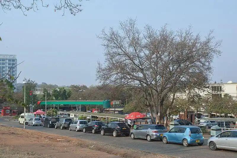 非洲东南部的马拉维，陷入了断油绝境，政府发言人直接实锤：全国的石油储备已经耗得一