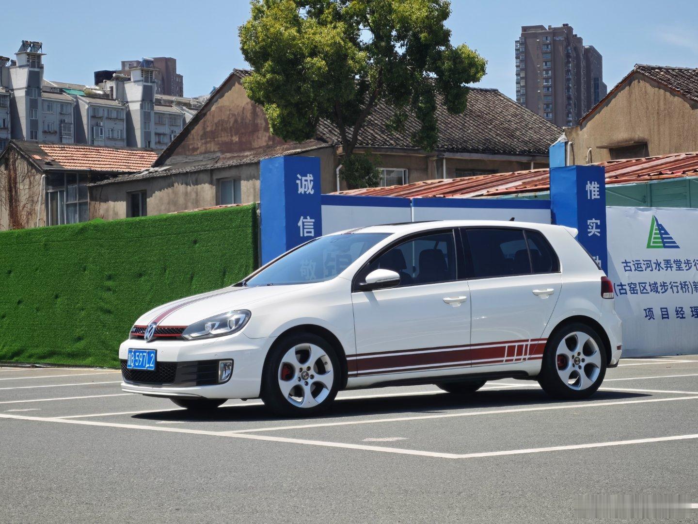 一台纯素车，跑高速的情绪价值，都是那些多少多少大马力双电机三电机的电车无法给到你
