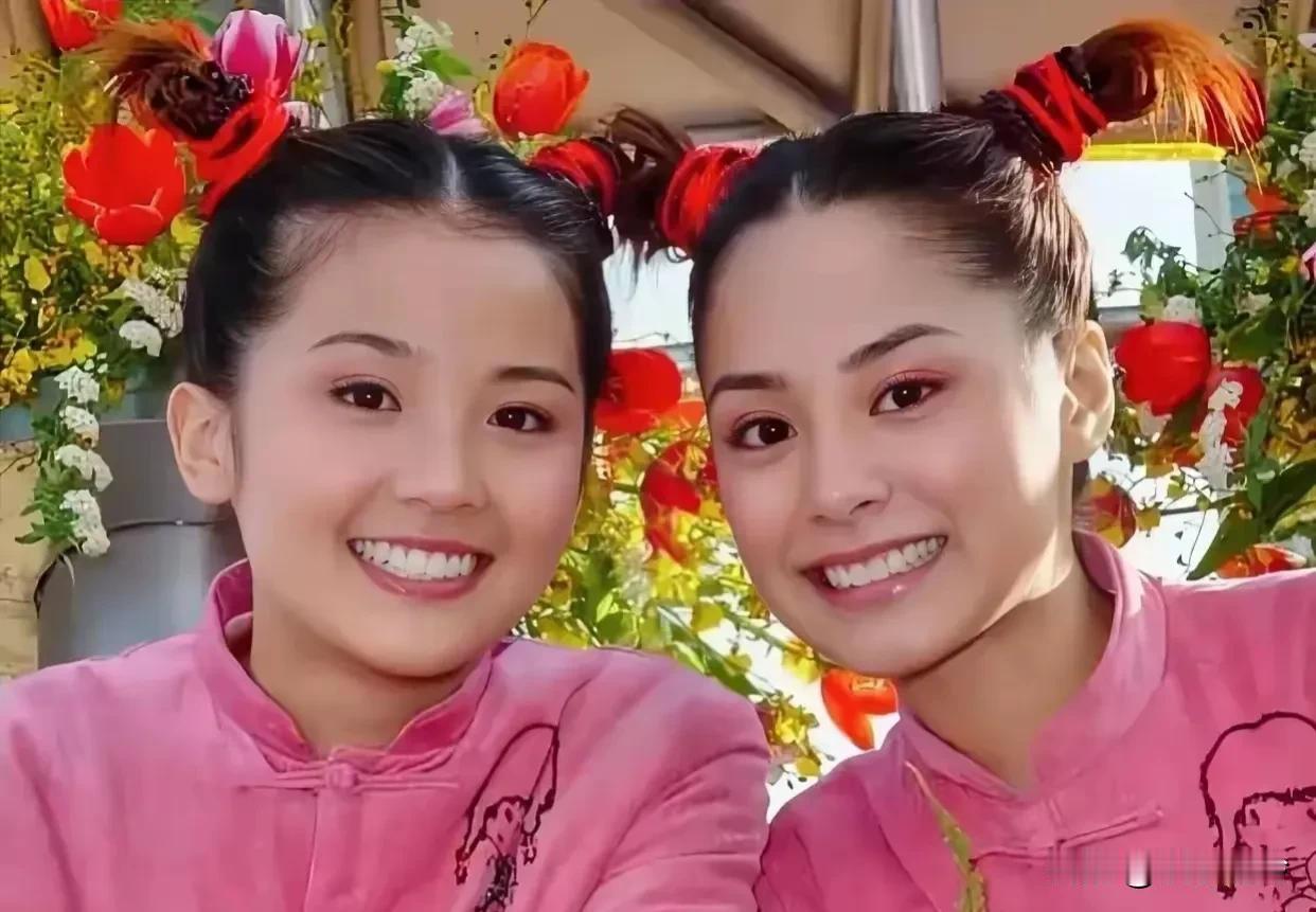 看这张照片就知道，阿娇没有阿Sa红是正常的，阿Sa不但比阿娇漂亮，更比阿娇可爱。