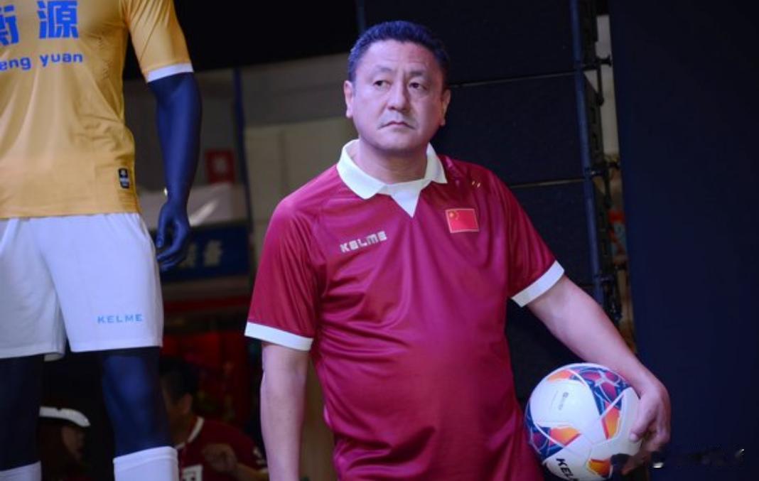 目前，国内各省的城市足球联赛正如火如荼的进行！每个城超联赛都非常火爆！
    