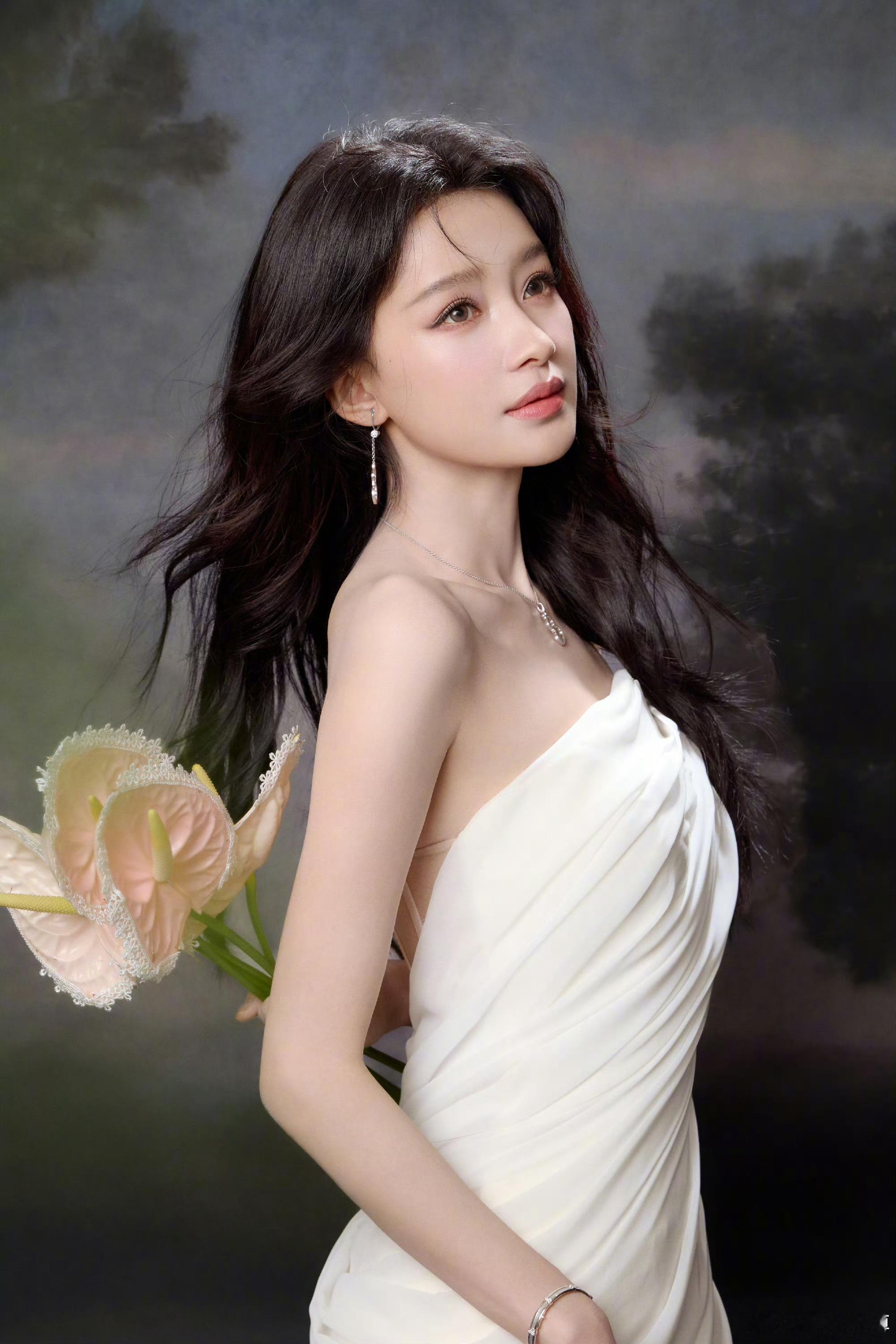 孙怡抹胸白裙 我那归国回来的白月光女神，尽情盛开吧姐姐孙怡