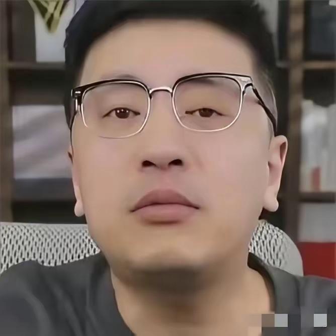 好奇查了下张雪峰的出身。不查不知道，一查才知道，张雪峰根本不是什么资源咖。他就是