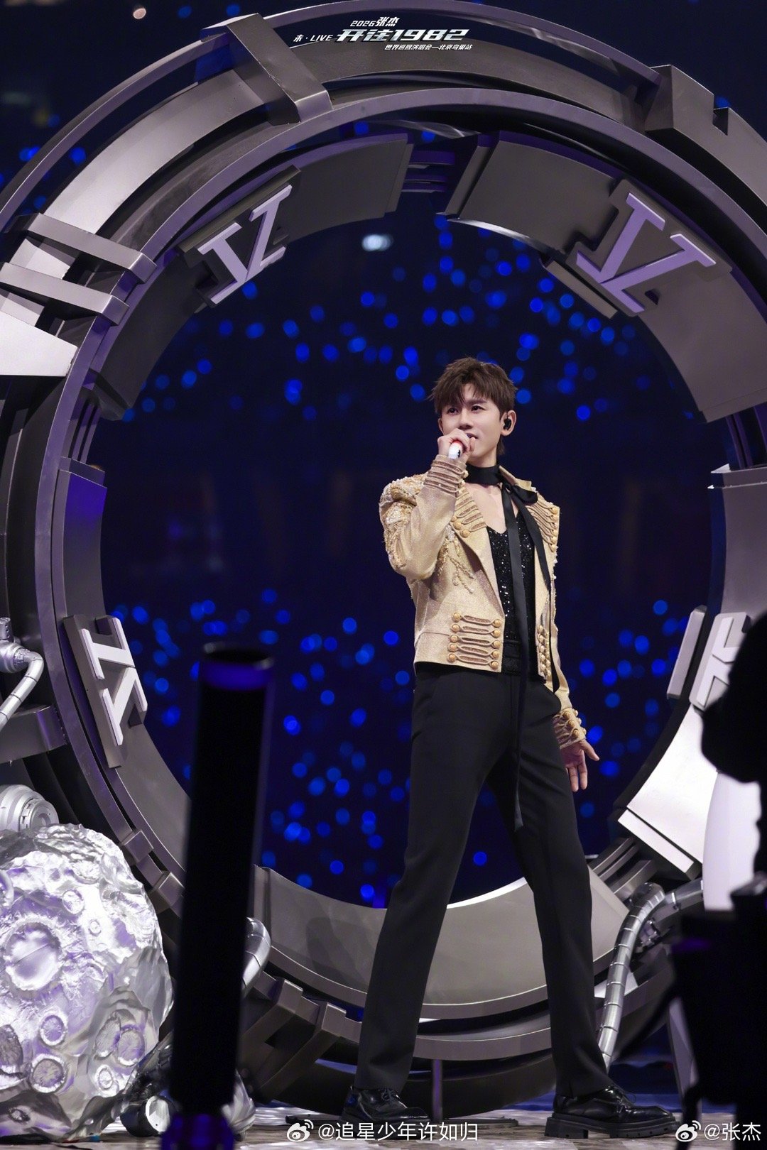 还以为张杰朝我走来了 刚才真的激动到跺脚！以为张杰要走到我面前，结果他一个转身，