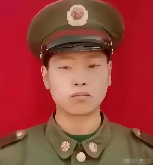 1995年，退伍老兵等不来安置，南下蹬三轮23年，47岁在镇政府散步，竟在公告栏