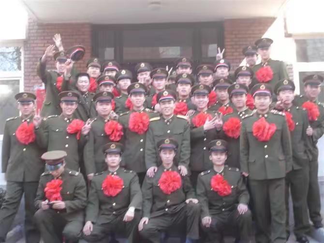 每年当驼铃响起的时候，心里都是一阵酸痛！20多年了从未停止过😂保家卫国