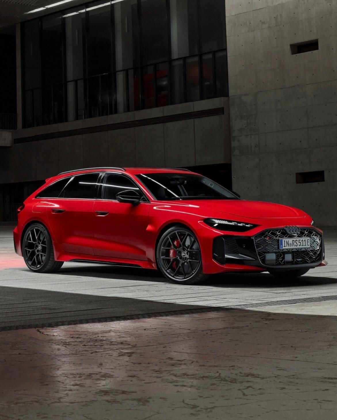 2026款奥迪RS5官图，2.9T插混动力，零百3.6秒，有旅行版有轿车版，纯电