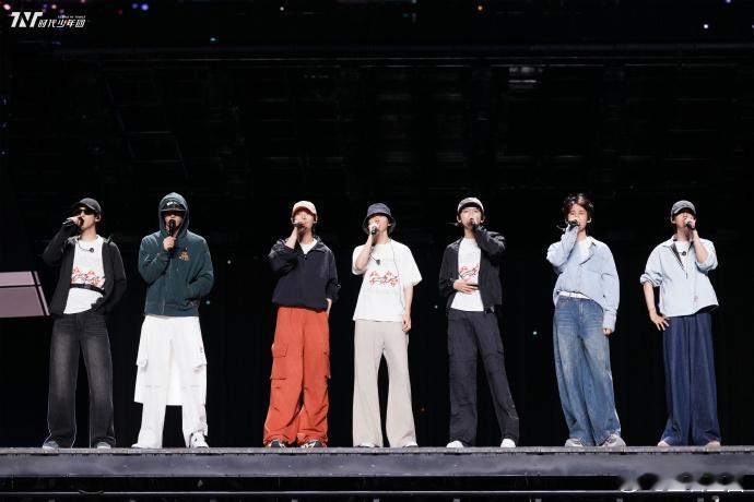 时代少年团广州彩排花絮照少年锋芒，蓄势待发！时代少年团广州彩排花絮照来袭，坐等正