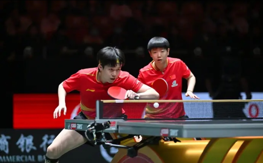 混团世界杯：王楚钦/孙颖莎3:0战胜法国组合王楚钦孙颖莎 12月4日下午，202
