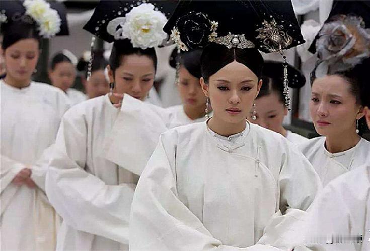 古代守陵的宫女是如何伺候死去的皇帝的？

是的你没看错，在古代封建社会，活人伺候